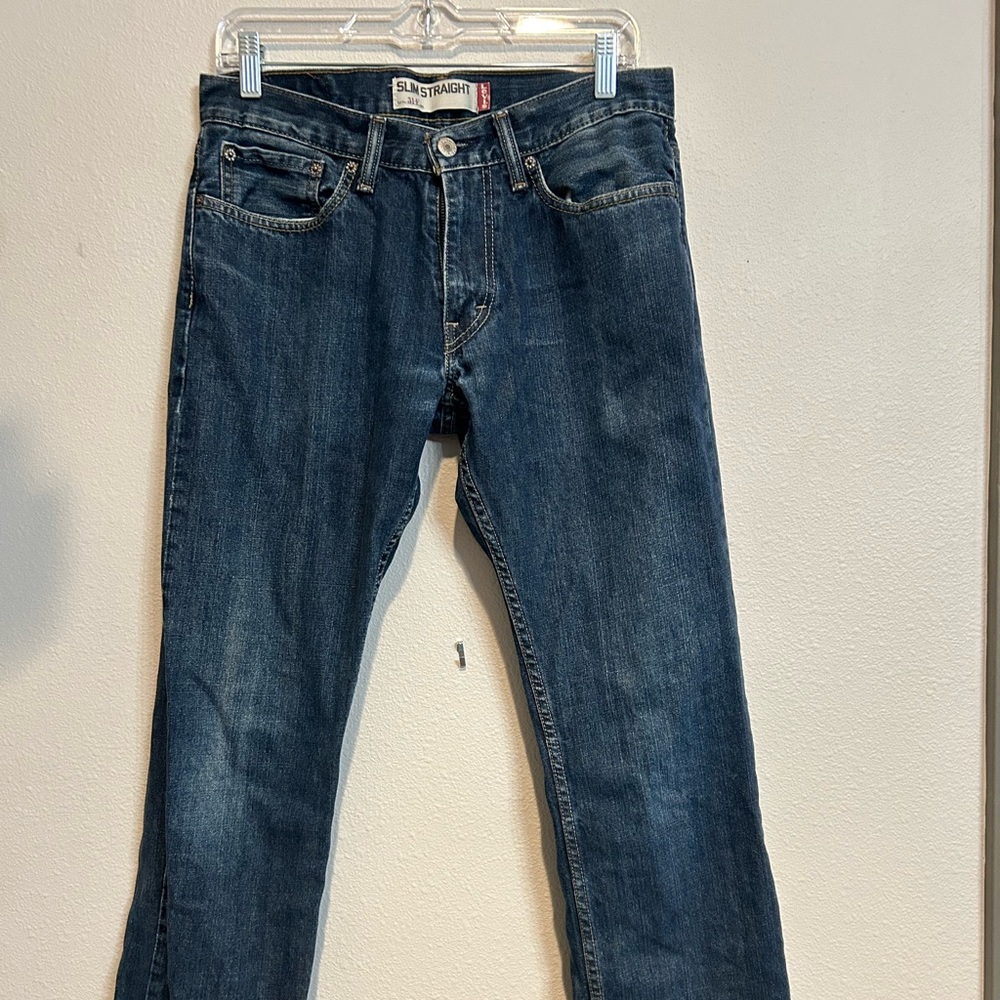 Levi’s orange tag